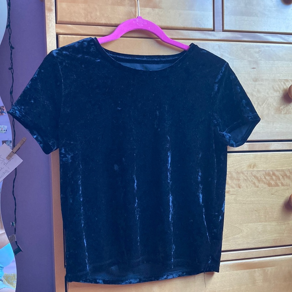 AERO Velvet Black T-Shirt